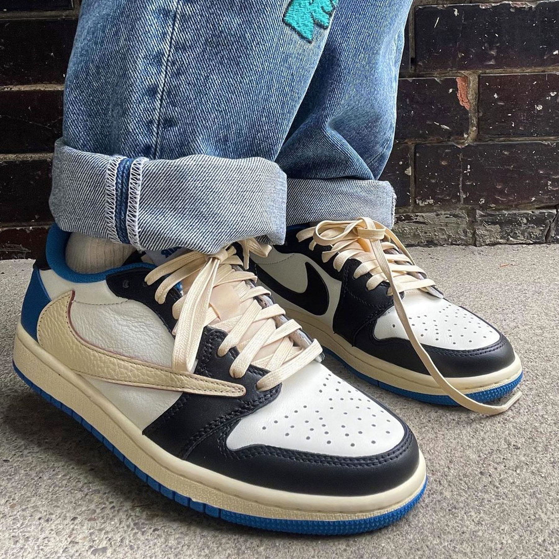 Air Jordan 1 Low x Travis Scott x Fragment