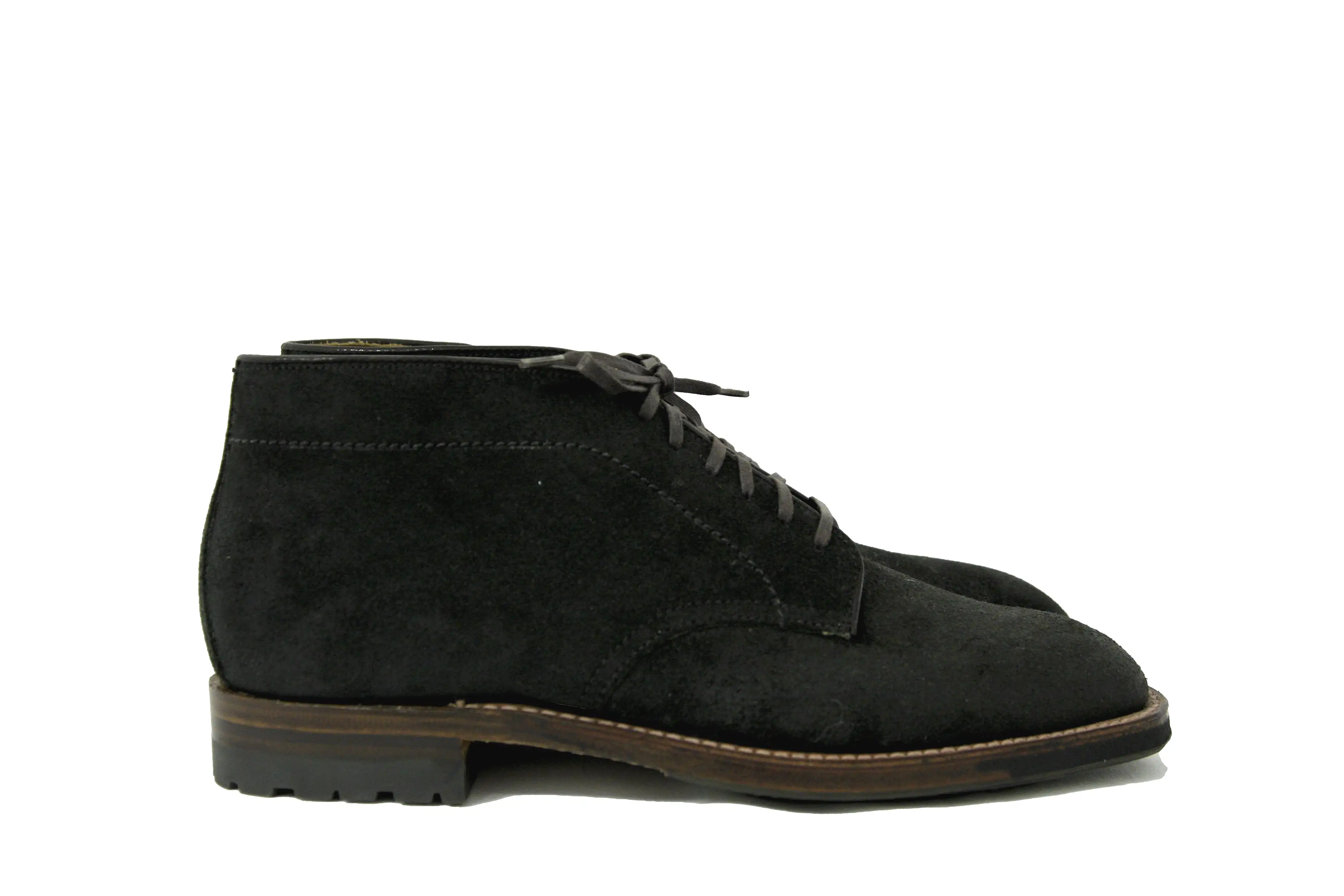 Alden Six Eyelet Rough Out Suede Chukka