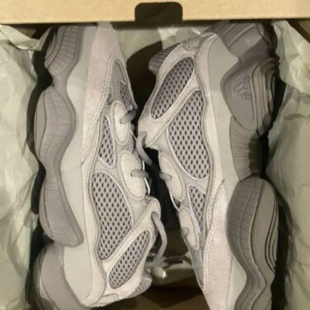 Size 5.5 - yeezy 500 ash grey