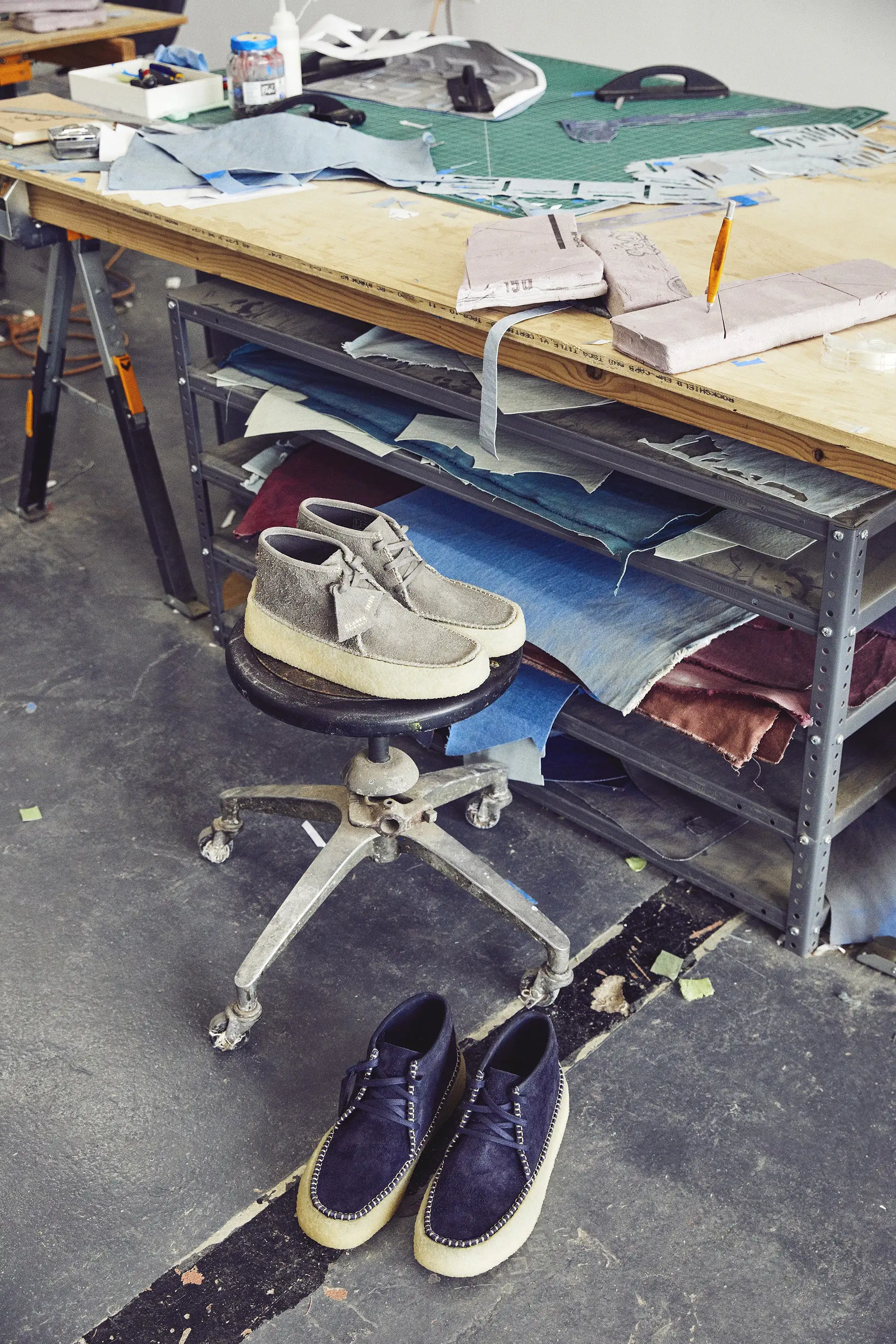 Todd Snyder X Clarks Originals Caravan Boot in Navy