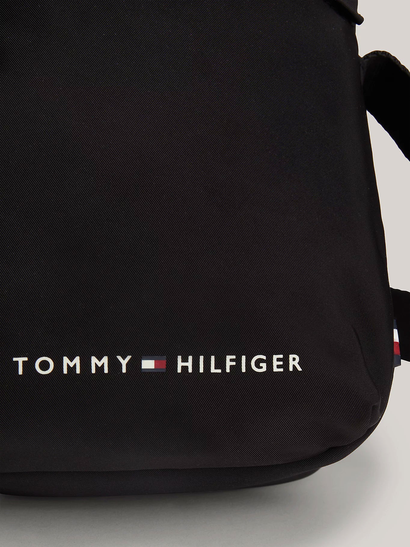 Tommy Hilfiger 'Skyline' Mini Reporter Bag