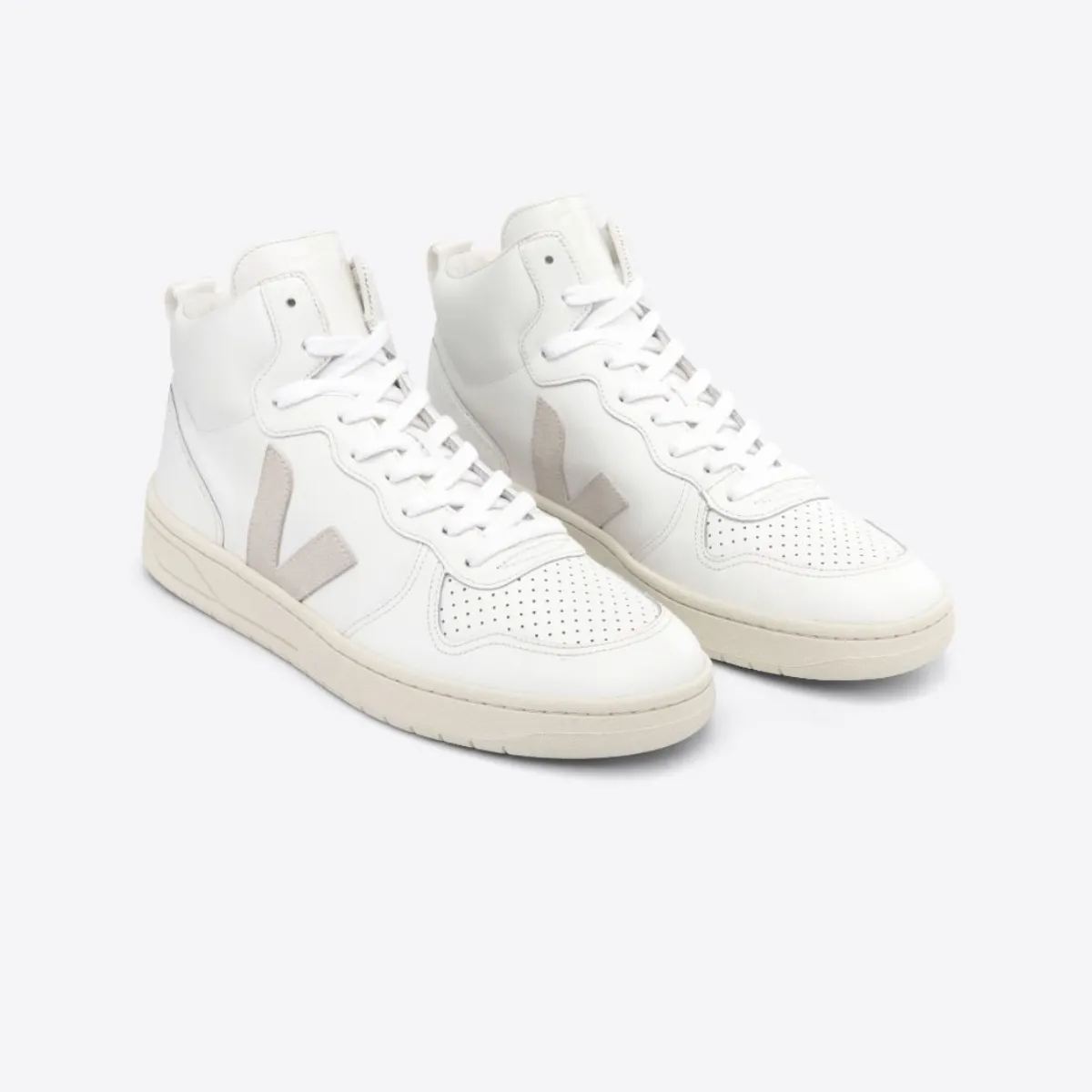 Veja   V-15 Leather Extra-White Natural (men)