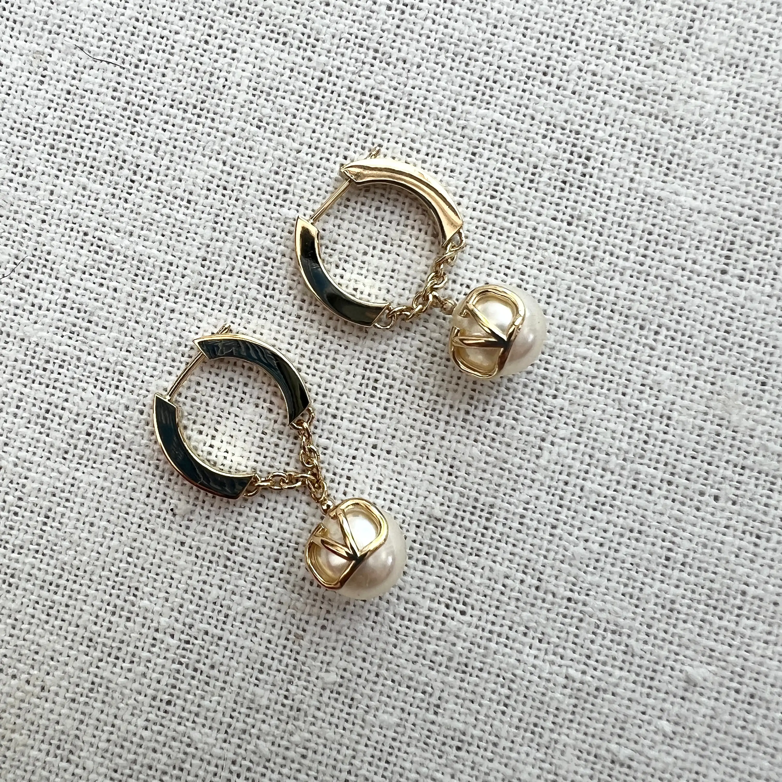 VLogo Pearl Chain Hoops