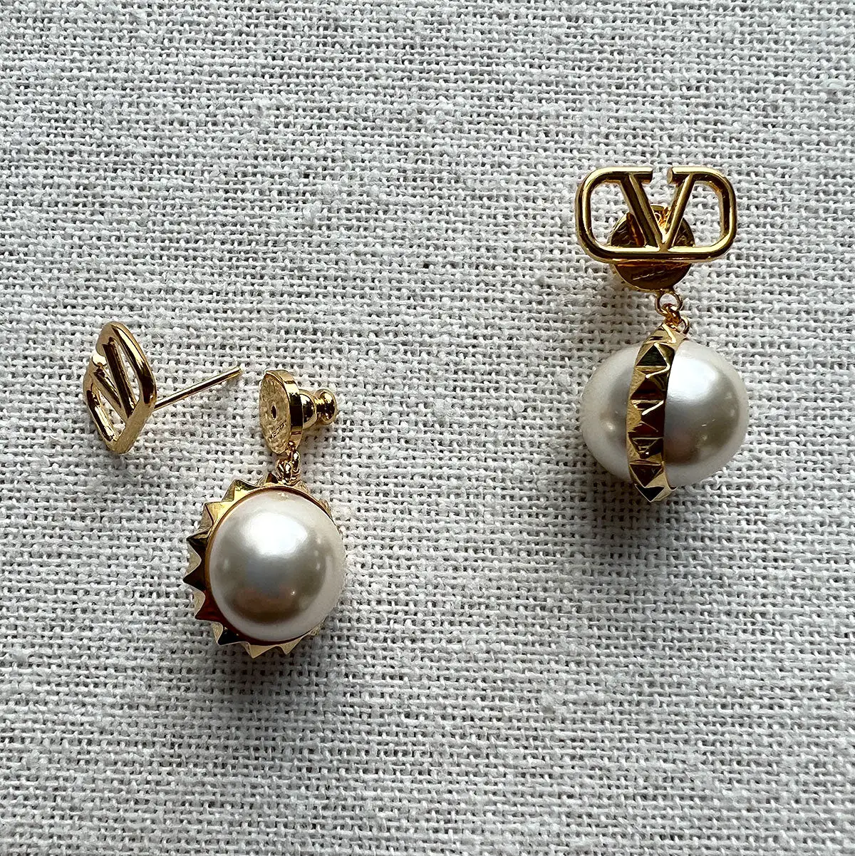 VLogo Studded Pearl Earrings