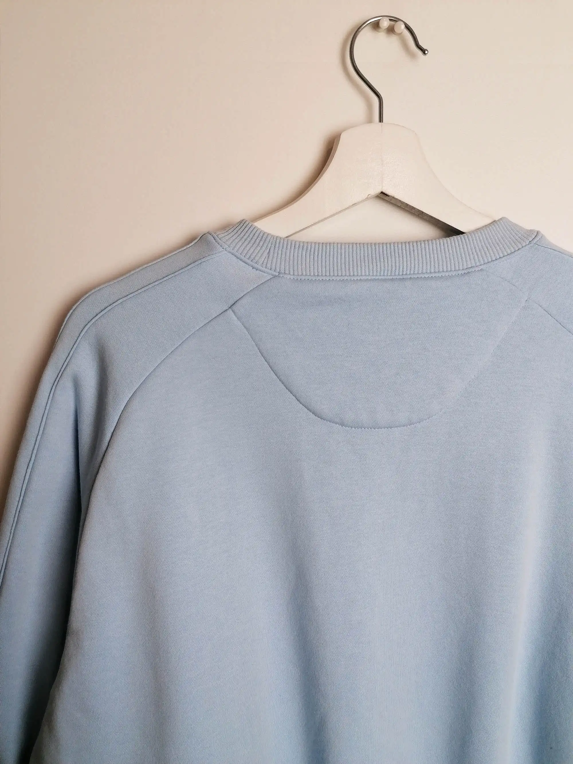 Y2K NIKE *Rare* Baby Blue Sweatshirt Crew Center Swoosh - size S- M / GB 39 - 41 / height 178 cm